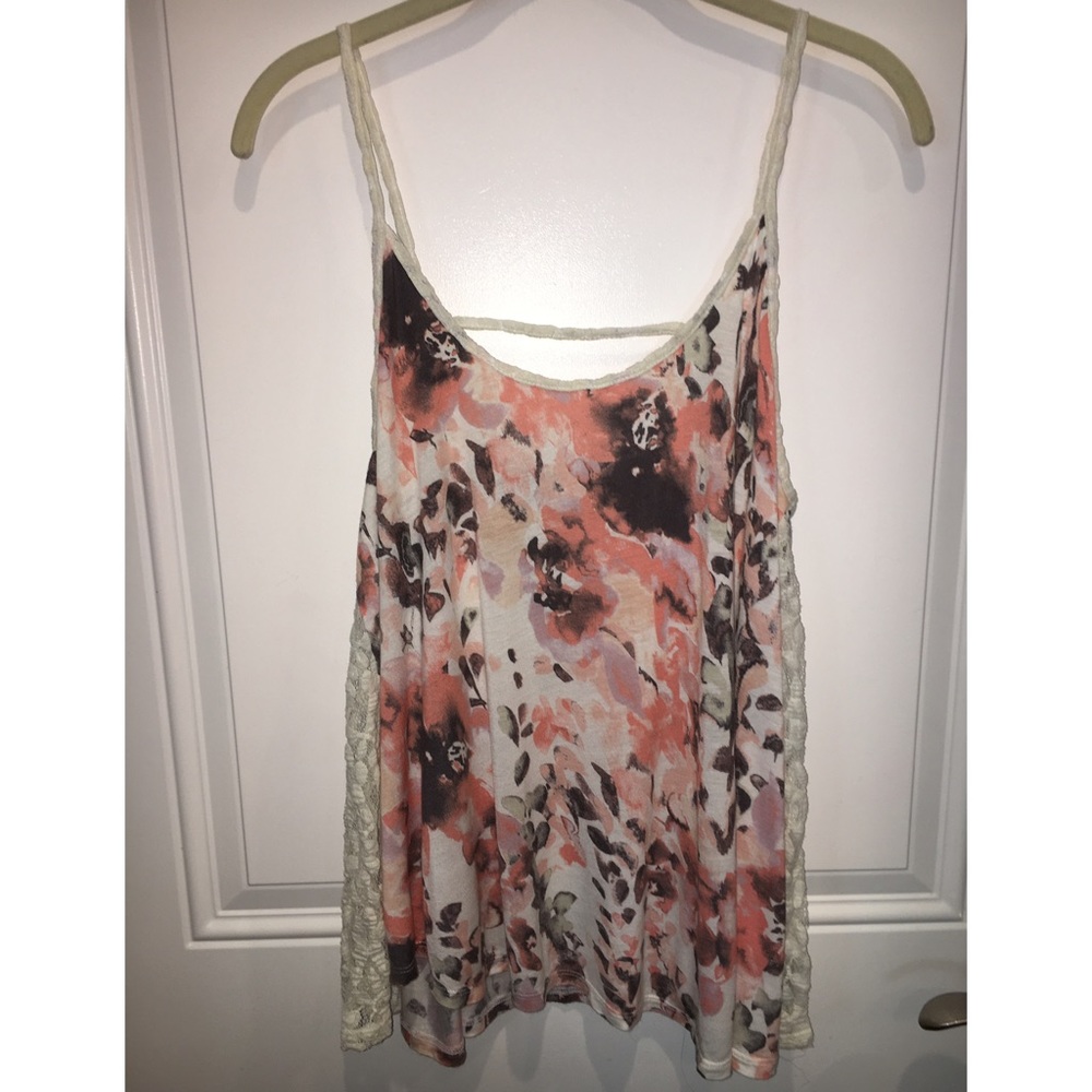 Floral tank top with white lace
